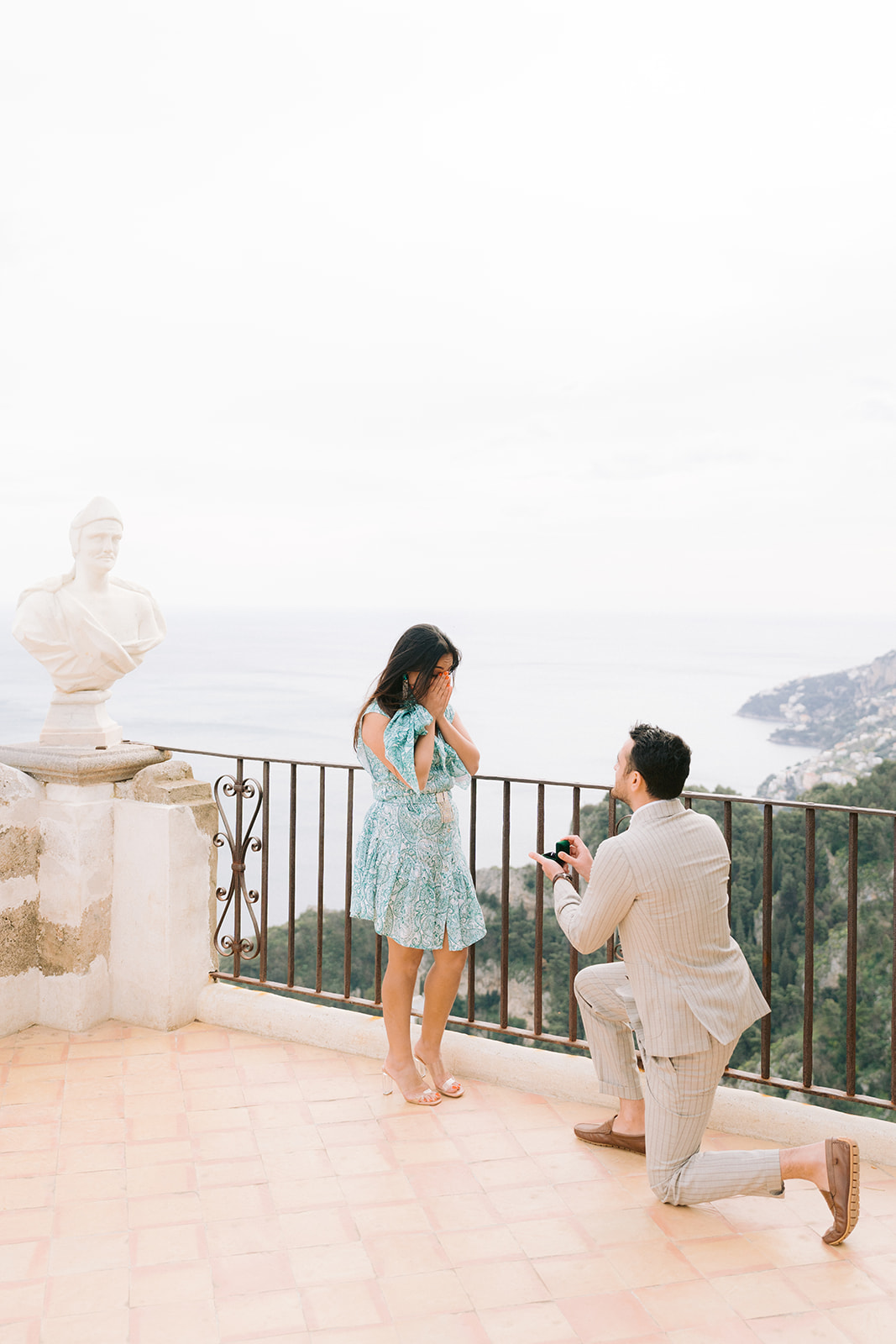 surprise marriage proposal in villa cimbrone, amalfi coast