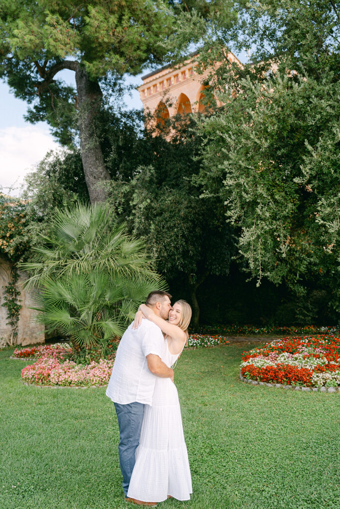 couple hugging in the garden of Ravello