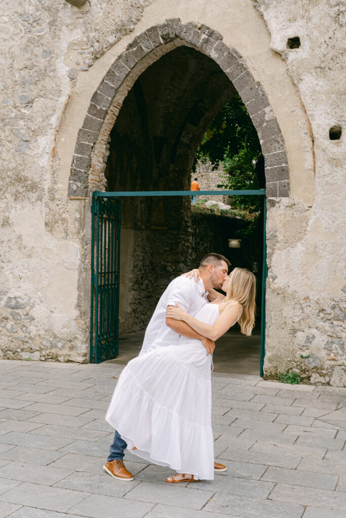 romantic engagement photo in the town of Ravello