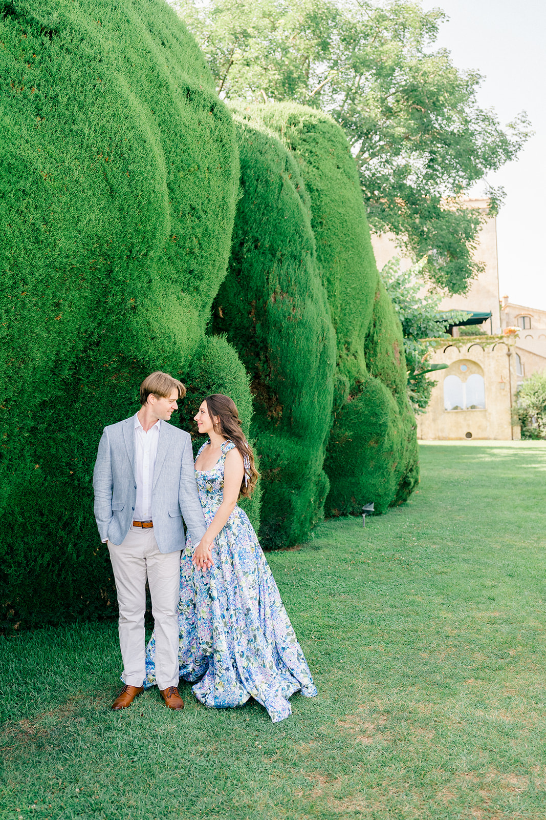 beautiful garden photoshoot in villa cimbrone