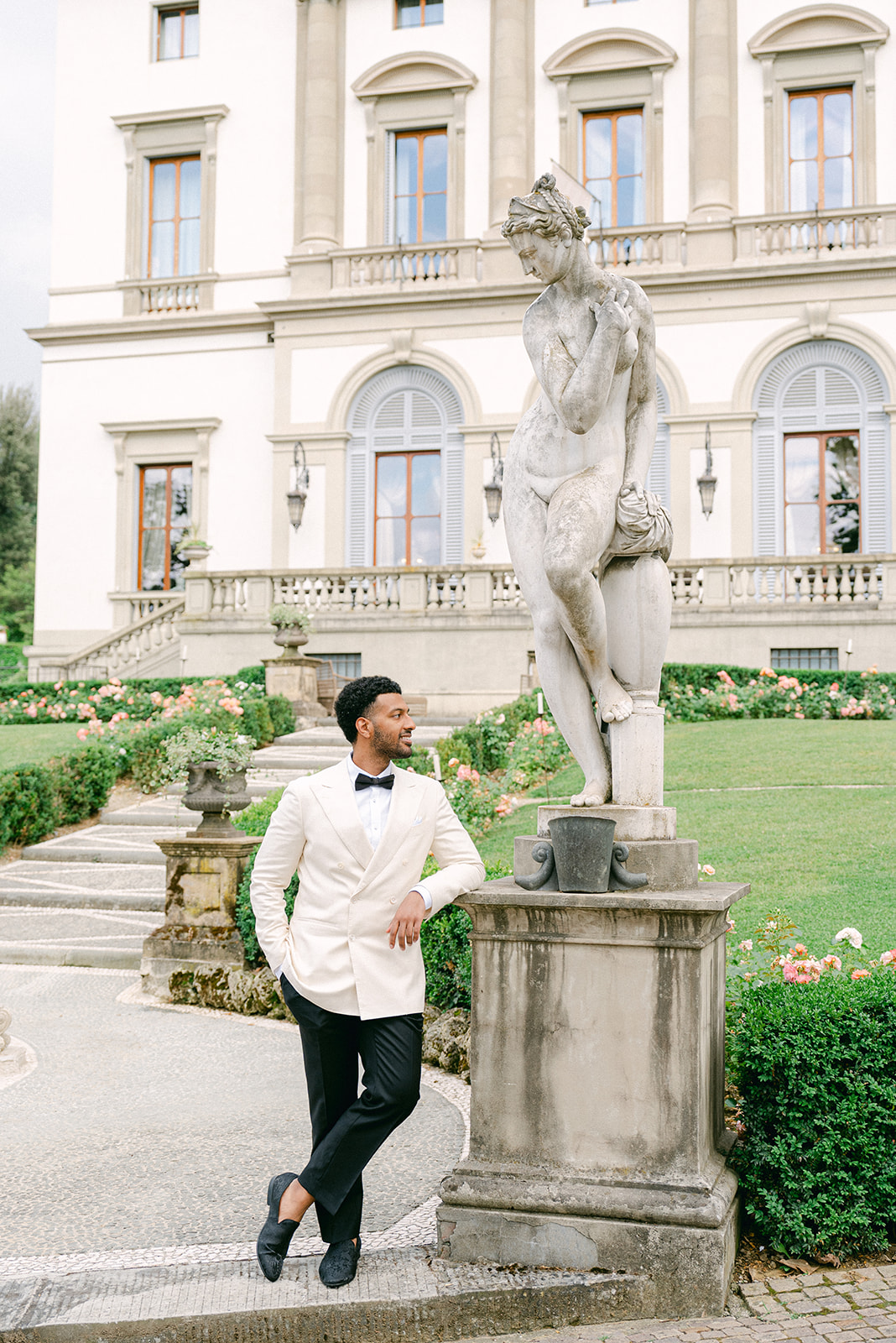 groom portrait poses outdoor in Villa Cora