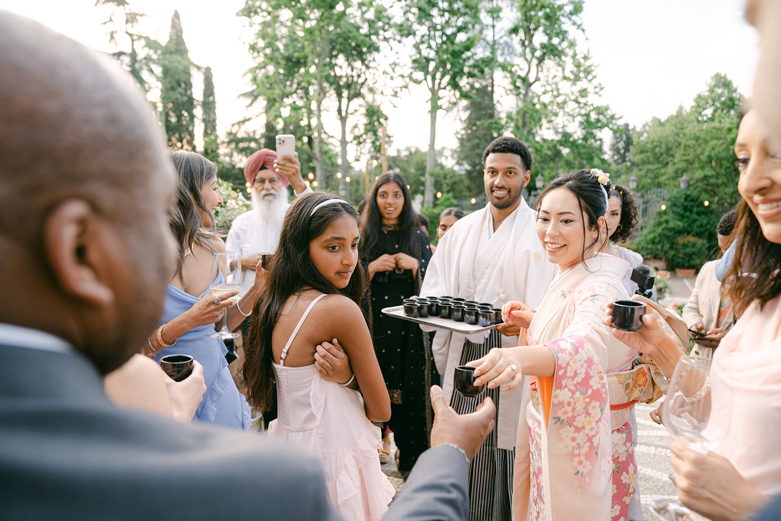 japes ne wedding ceremony, the bride passing out sake to her guests