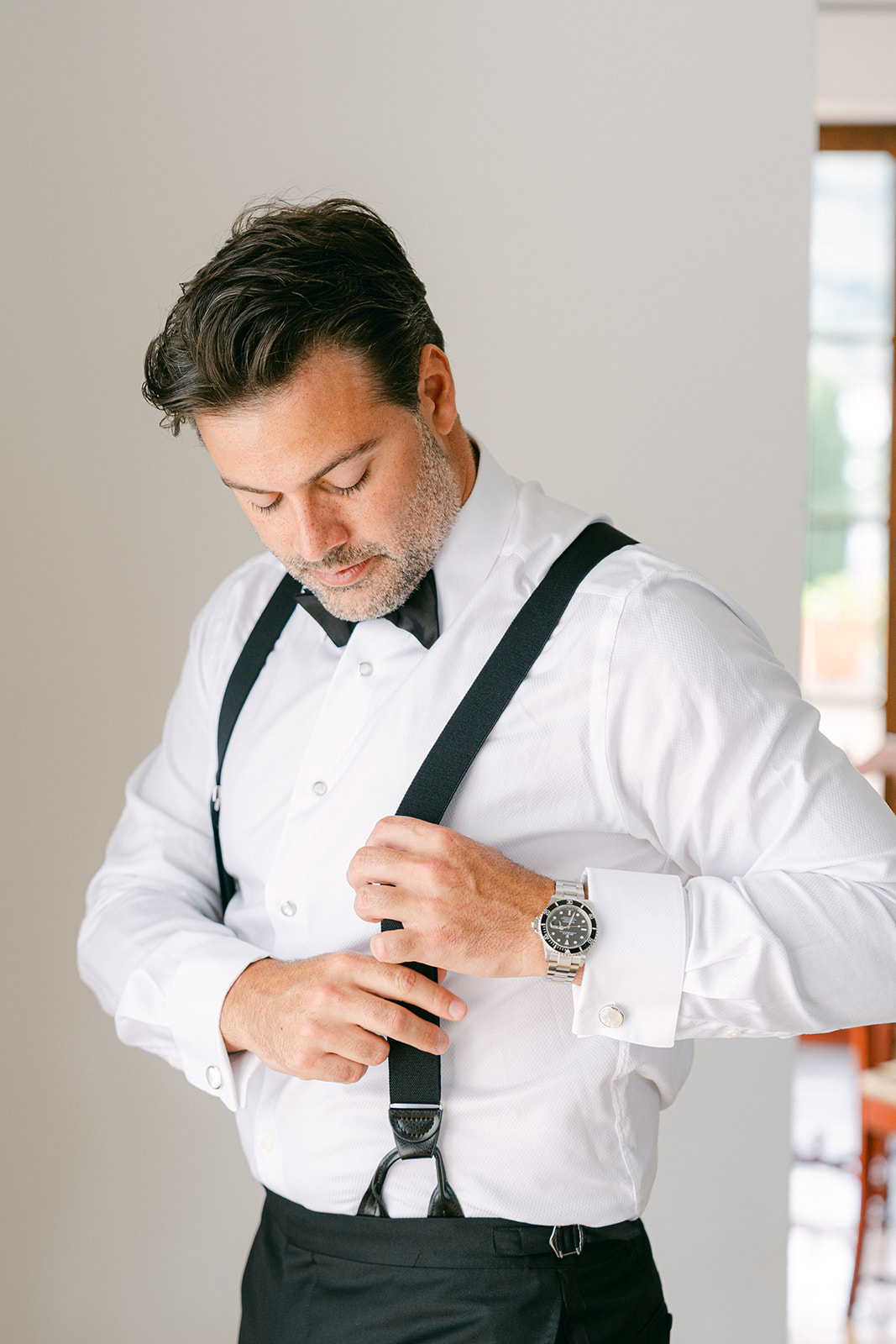 groom portrait get ready