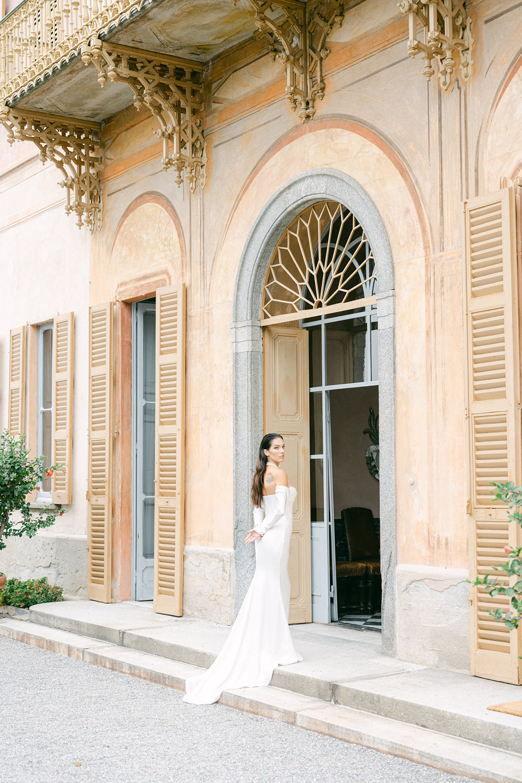 Bridal portraits in Villa Pizzo