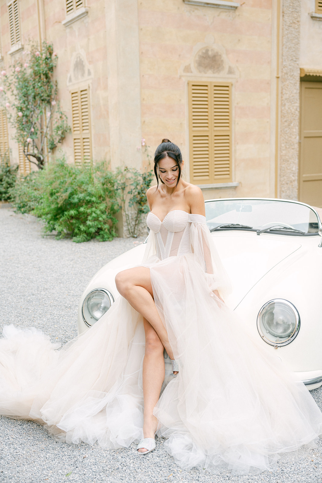 Stunning bride photos in Villa Pizzo