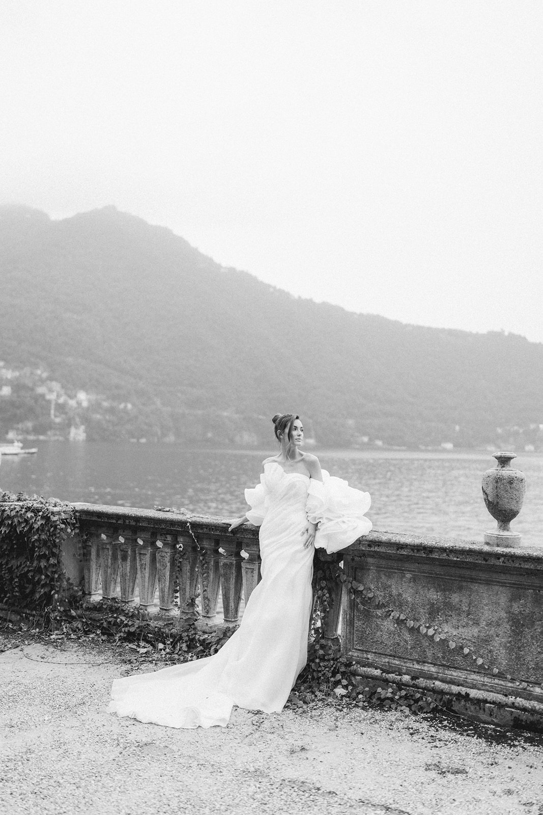 Timeless bridal photos in Lake Como