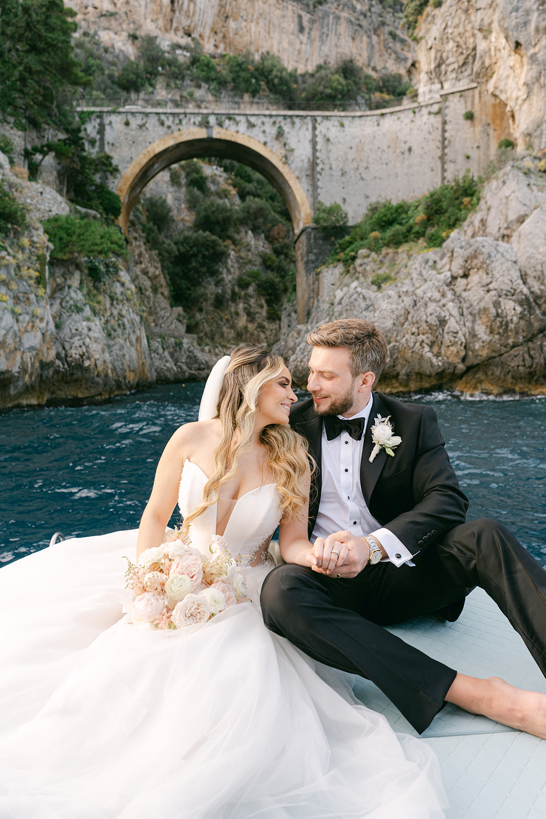boat elopement in amalfi coast