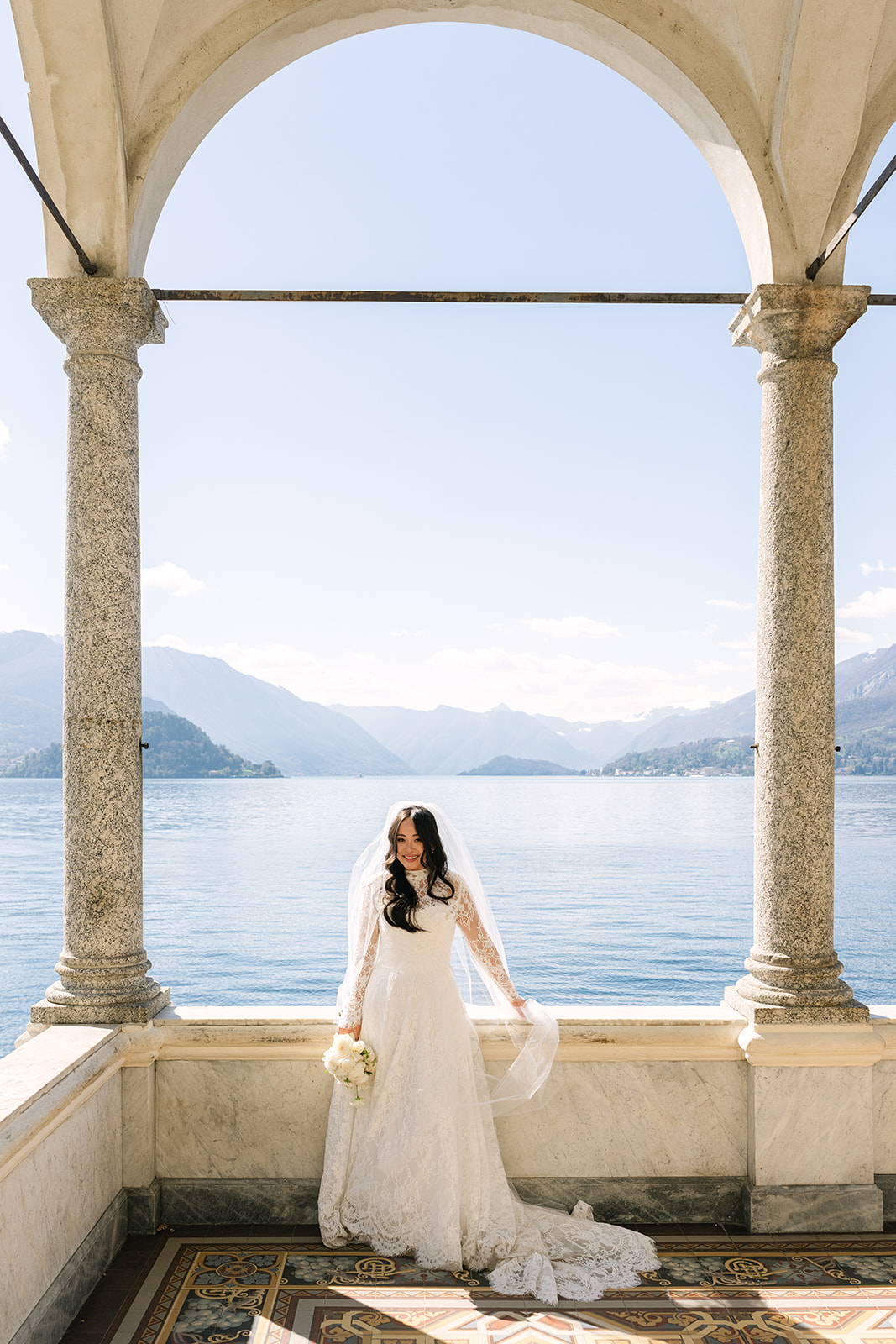 Bridal photos at Lake Como