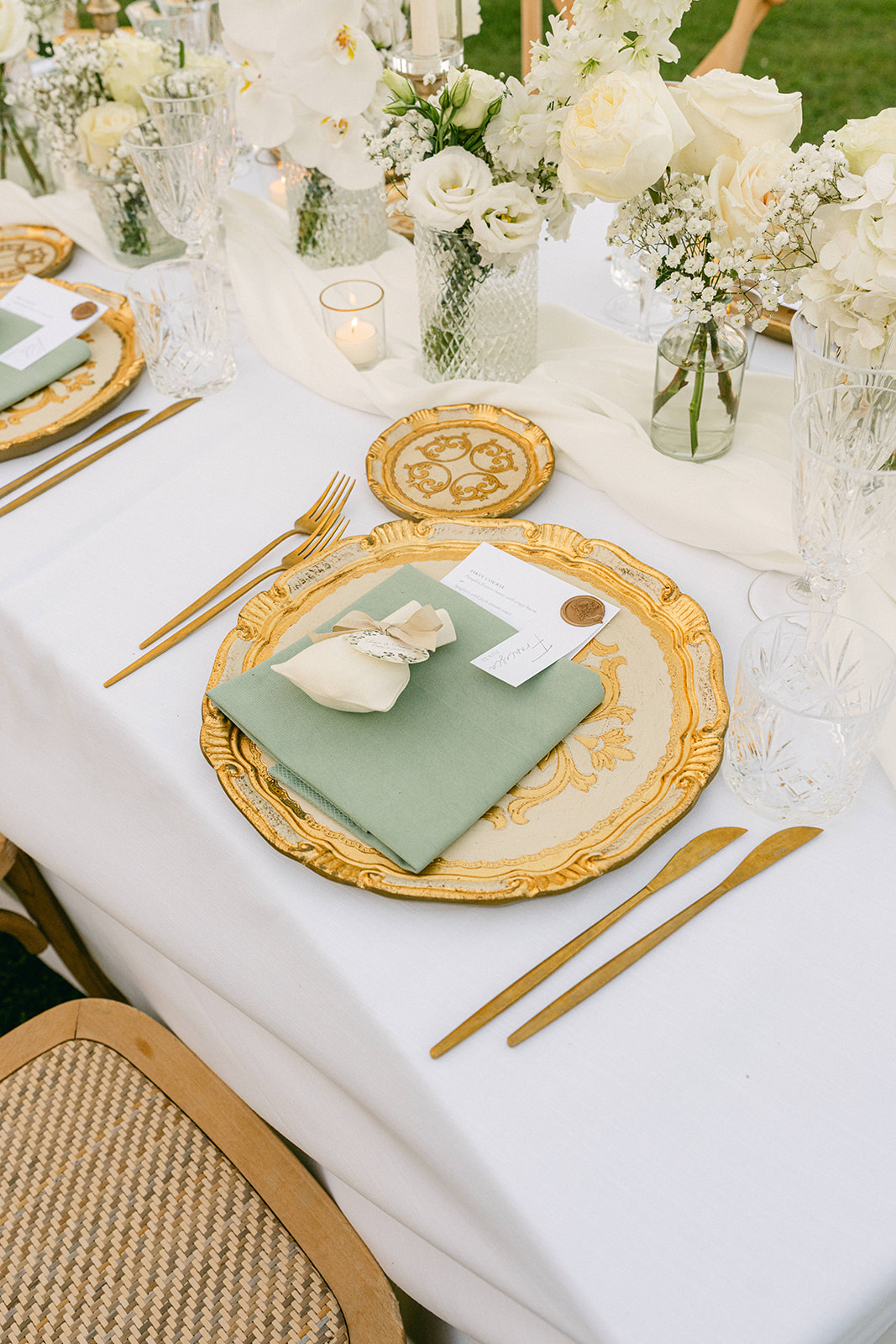Elegant wedding reception design by Love Story Events Italy in Tuscany