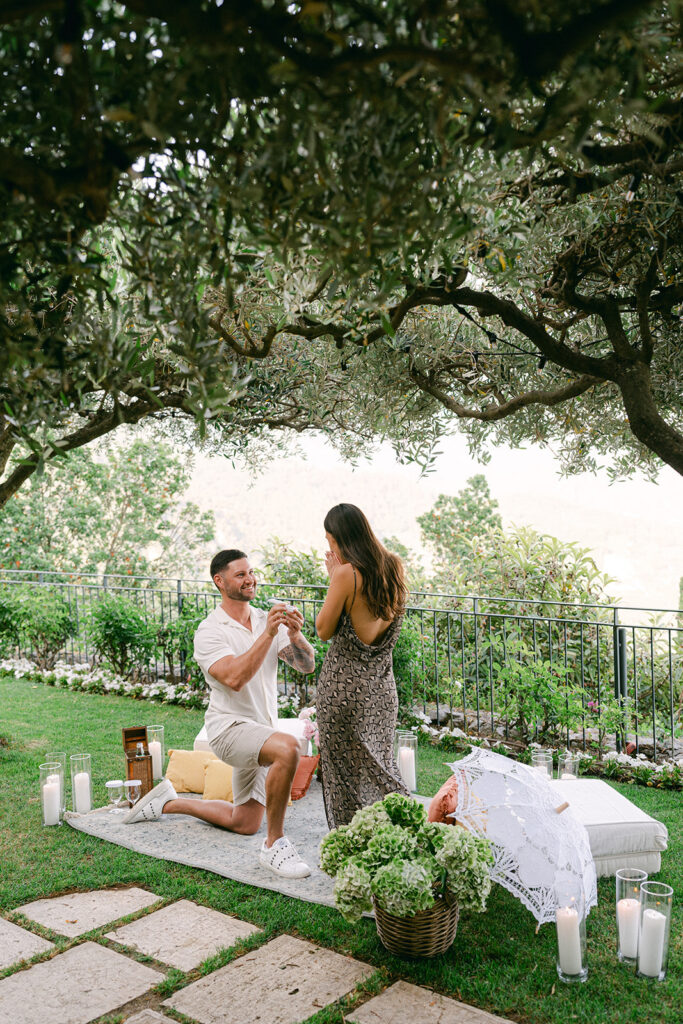 Andrea Gallucci - Destination Wedding Photographer- Amalfi Coast Positano Santorini Barcellona Rome Ravello Paris New York Romantic picnic proposal idea on the Amalfi Coast